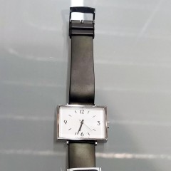#018 - Armbanduhr 